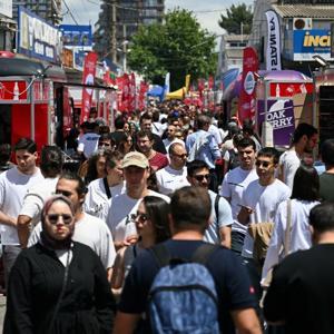Bornovada sanayiye festival geldi