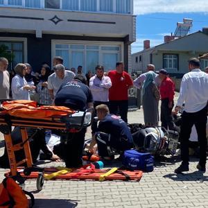 Otomobil ile çarpışan motosikletteki 2 kişi yaralı