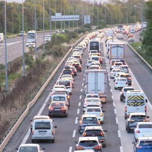Anadolu Otoyolu Düzce geçişinde trafik durma noktasında