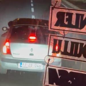 Önünü kestikleri yolcu otobüsüne zarar veren 3 kişi gözaltında