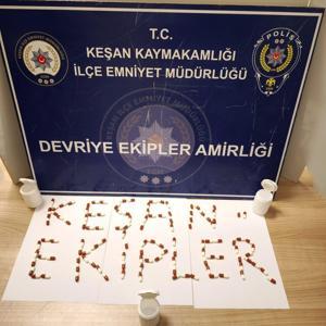 Edirne’de arama yapılan evde 120 sentetik uyuşturucu hap ele geçirildi