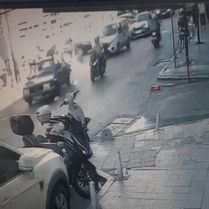 Kağıthane’de hatalı sollama kazası kamerada