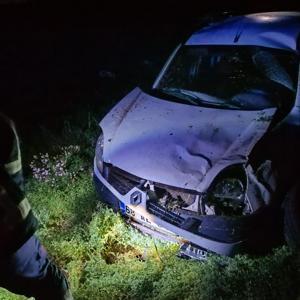 Mardinde hafif ticari araç şarampole devrildi: 4 yaralı