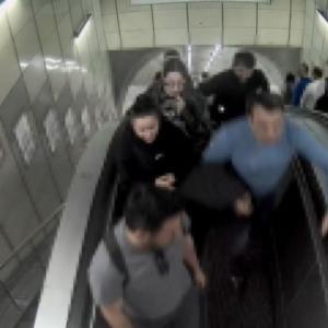 Şişli’de metroda yolcunun cep telefonunu çalan 2 şüpheli tutuklandı