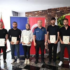 Başarılı emniyet personeline üstün başarı belgesi