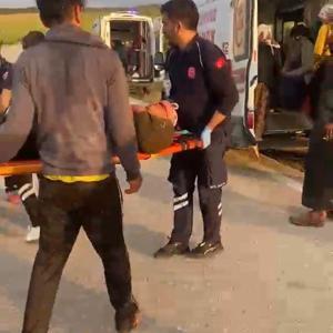 Tarım işçilerini taşıyan minibüs şarampole devrildi: 1i ağır 4 yaralı