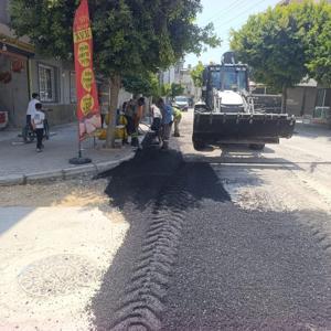 Akdeniz’de altyapı çalışmaları sonrası bozulan yollar asfaltlanıyor