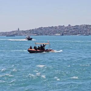 Üsküdarda denizde görülen kişi için arama sürüyor