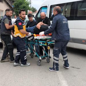 Kütahya’da servis araçlarının çarpıştığı kazada 2 kişi yaralandı
