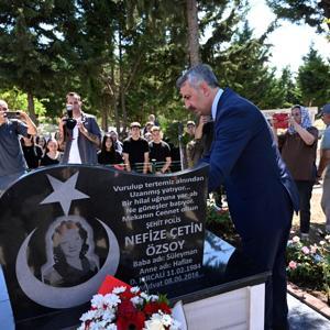 Şehit polis memuru Nefize Çetin Özsoy, kabri başında anıldı