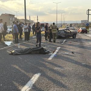 TIR’la çarpışan otomobil takla atıp karşı şeride geçti; 1 ölü, 2 yaralı