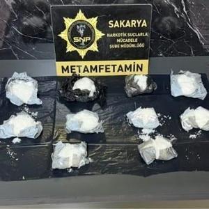 Sakaryada 1 kilo metamfetamin ele geçirildi; 3 gözaltı