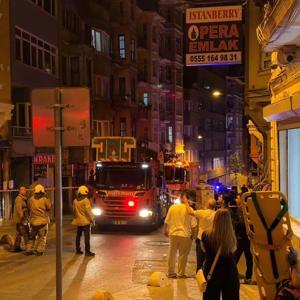 Beyoğlu’nda bodrum katında duvar çöktü; 5 katlı bina tahliye edildi