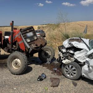 Edirne’de otomobille traktör çarpıştı: 2 yaralı