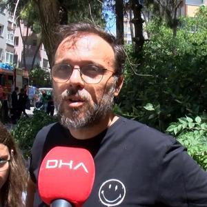 Kadıköy’de rüzgar nedeniyle kopan ağaç dalı otomobilin üzerine düştü