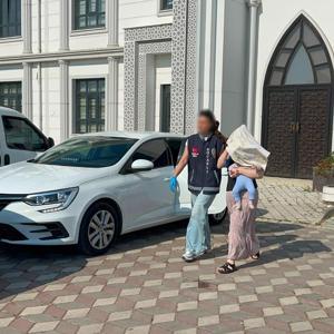 Hırsızlık şüphelileri, kucaklarında bebeklerle adliyeye sevk edildi