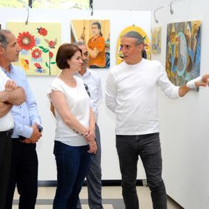 Van’da ‘Gelenekten günümüze sanat’ sergisi açıldı