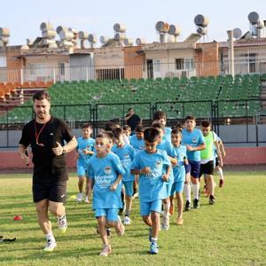 Toroslar’da futbol okulu kapılarını açtı