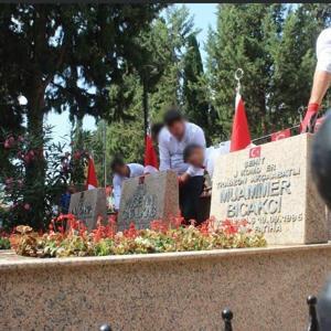 Gemlik Açık Ceza İnfaz Kurumu hükümlü ve personelinden şehitlik ziyareti