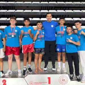 Kemer Belediyesi sporcularından yedi madalya