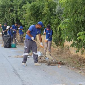 Toroslar’da sokaklar ve ortak yaşam alanları titizlikle temizleniyor
