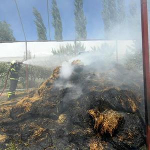 Saman balyaları ve istifli hububat yandı