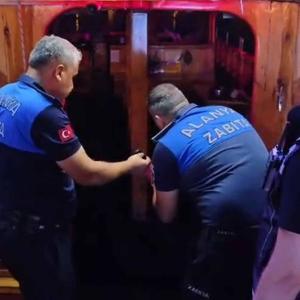 Çalışanları kavga eden 2 tur teknesi mühürlendi