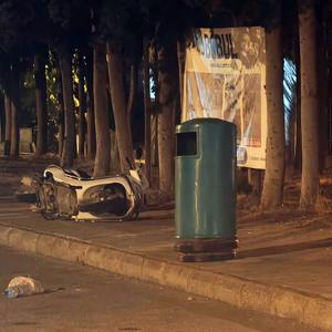 Çöp konteynerine çarpan motosikletin sürücüsü yaralandı