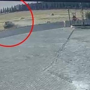 Mardin’de otomobilin takla attığı kaza kamerada