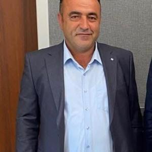 Devrilen traktörün altında kalan muhtar, hastanede öldü