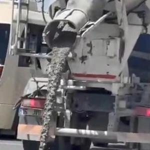 Sultangazide yola beton döken mikser trafikten men edildi