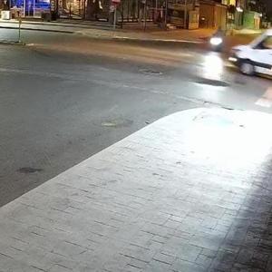 Minibüsün motosiklete çarptığı kaza kamerada