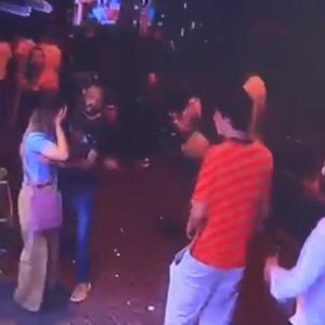 Beyoğlu’nda yankesicilik şüphelisi çaldığı telefonla yakalandı