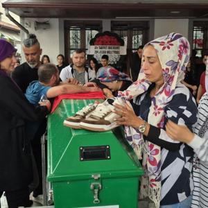 Yan yola düşüp, TIR’a çarpan otomobilin ölen sürücüsü toprağa verildi