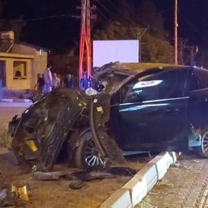 Gaziantep’te otomobil kaldırıma çarptı;1 yaralı