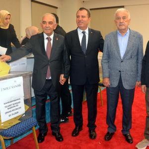 Kahramanmaraş Ticaret Borsası Başkanı Mustafa Narlı, güven tazeledi