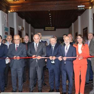 Çankırıda Ateşin Ahşaba, Boyanın Tuvale Dokunuşu sergisi açıldı