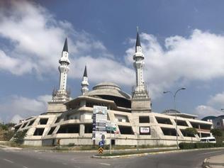 Teravih namazı tek başına kılınabilir mi Evde Teravih namazında hangi sureler okunur Teravih namazında okunan dualar ve salavatlar Teravih bitince okunacak dualar