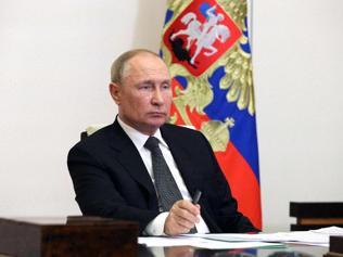 Putin ABDye yüklendi: Darbeler düzenleyip, iç savaş çıkarıyorlar