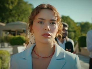 Bir Küçük Gün Işığı Elif kimdir Elifi oynayan Seray Kaya hangi dizilerde oynadı
