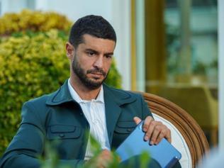 Bir Küçük Gün Işığı Fırat kimdir Fıratı oynayan Berk Oktay hangi dizilerde oynadı