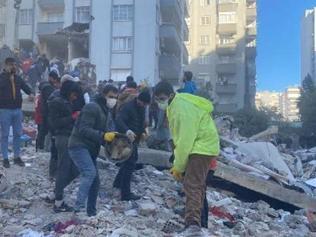 Afet bölgelerinde son durum: Can kaybı 41 bin 156ya yükseldi
