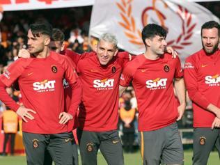 Galatasaray Floryada taraftarıyla buluştu