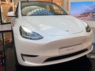 Tesla dünyanın en çok satan arabası oldu