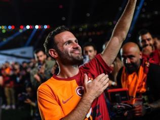 Galatasarayda 6 futbolcu ile yollar ayrıldı