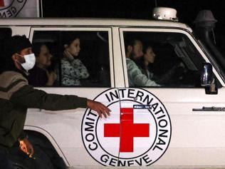 Hamas, serbest bırakılacak rehinelerin isim listesini teslim etti