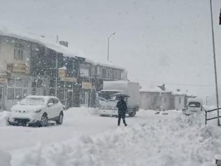 Tunceli’de kar kalınlığı 35 santimetreye ulaştı; 96 köy yolu kapalı