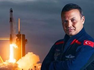 İstasyondan mesaj gönderecek Türkiyenin ilk astronotu Alper Gezeravcı uzaydaki eve varıyor