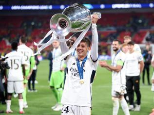 Arda Güleri tarih yazdı Real Madridden son karar...