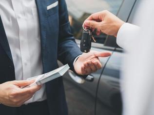 TMSF indirimli satılacak lüks araçların listesini yayımladı Bentley, Mercedes, Porsche, Audi... İşte lüks araçların fiyatları...